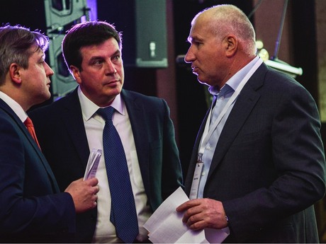 Зліва направо: Міністр фінансів Олександр Данилюк, Віце-прем'єр міністр-Міністр регіонального розвитку, будівництва та ЖКГ Геннадій Зубко, Керівник компанії Ерідон Кролевець Сергій Вікторович