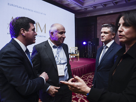 Зліва направо: Віце-прем'єр міністр-Міністр регіонального розвитку, будівництва та ЖКГ Геннадій Зубко, Керівник компанії Ерідон Кролевець Сергій Вікторович, Заступник Голови адміністрації президента України Шимків Дмитро, Директор ЄБА Дерев’янко Анна